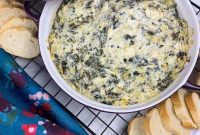 Creamy Hot Spinach Artichoke Dip
