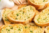 Golden Garlic Bread in Minutes