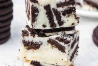 Super Simple 3-Ingredient Oreo Fudge
