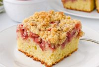 Scrumptious Strawberry Crumb Cake