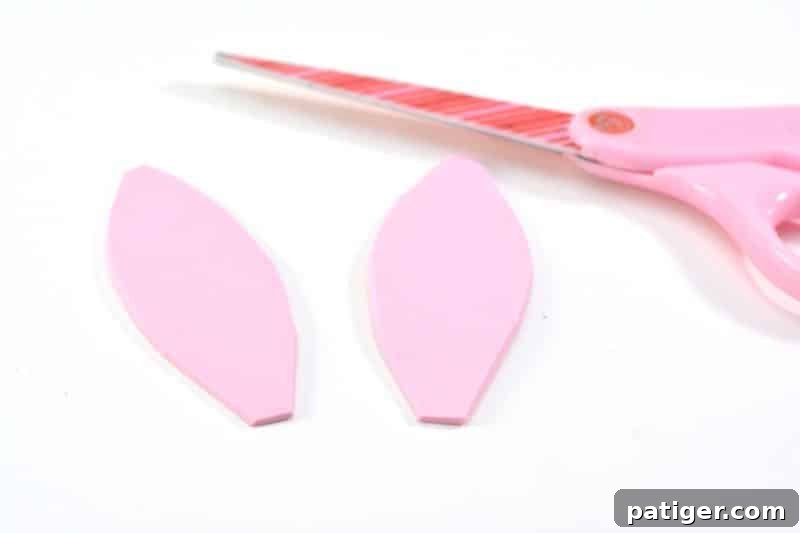 Hoppy Easter Headband Craft 5 Get in the Easter spirit with this easy no sew DIY Bunny Ears Headband. This easy bunny headband craft is perfect for boys and girls alike, as the flower can be left out or replaced with a little top hat!