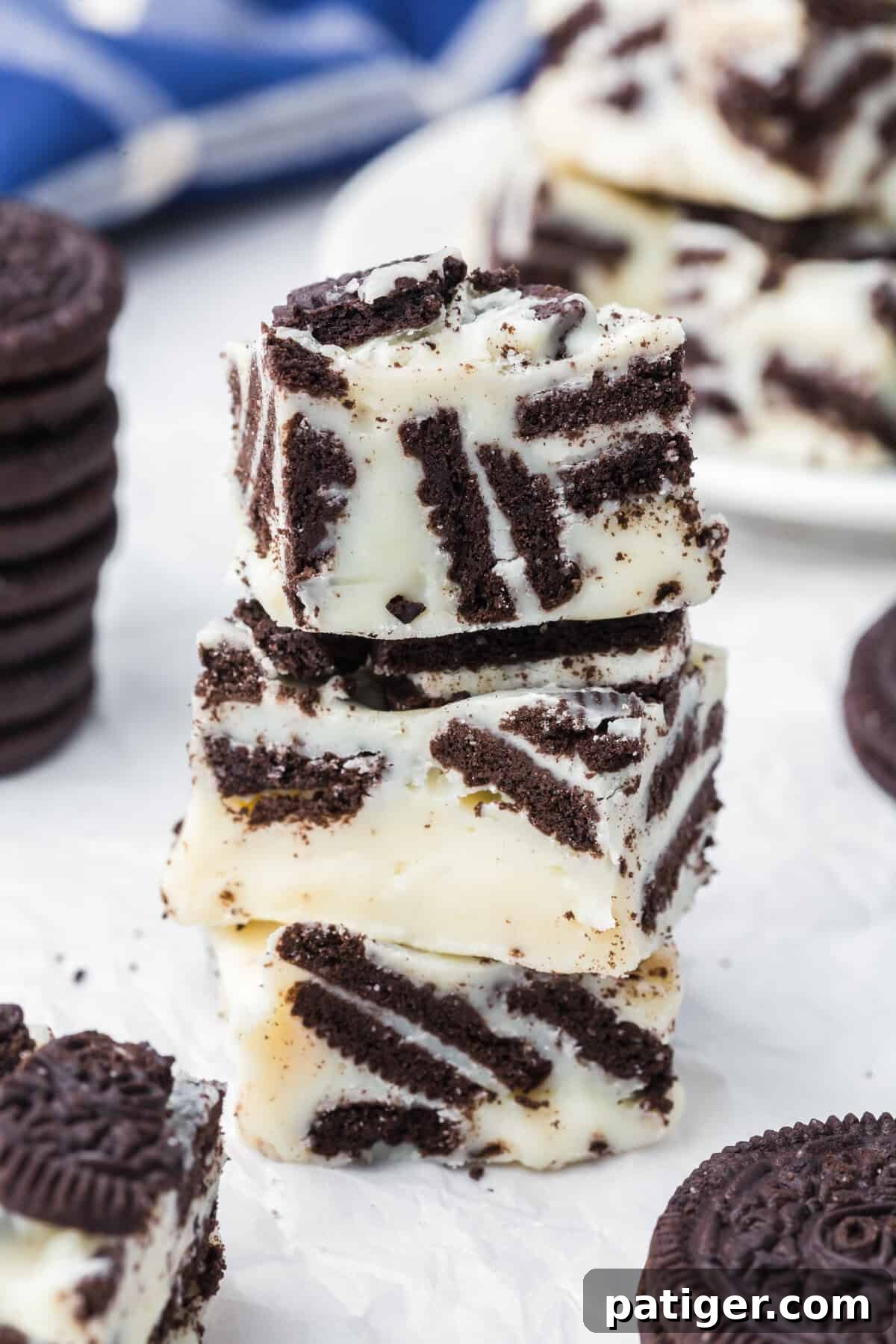 Super Simple 3-Ingredient Oreo Fudge 2 3 Ingredient Oreo fudge with white chocolate and chunks of oreo cookies.