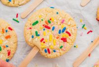 Cookie Pops: Make Handheld Cookies on a Stick